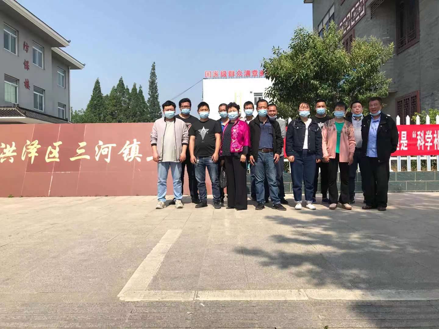 提供暖心接送專車！洪澤區(qū)三河鎮(zhèn)政府全力“護(hù)航”歐西員工疫苗接種
